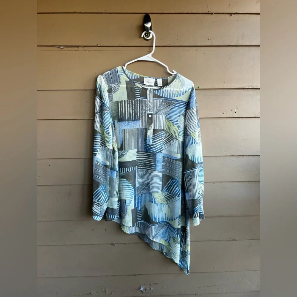 Chico's Geometric Asymmetrical Hem Long Sleeve Blouse - Size 1 (Medium)